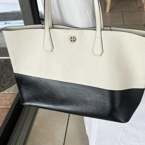Tory Burch Black and White Tote Bag - Picture 10 of 14